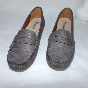 NWOT Labasic Creative Designer Shoes Loafer Gray Big Boy's Size 5